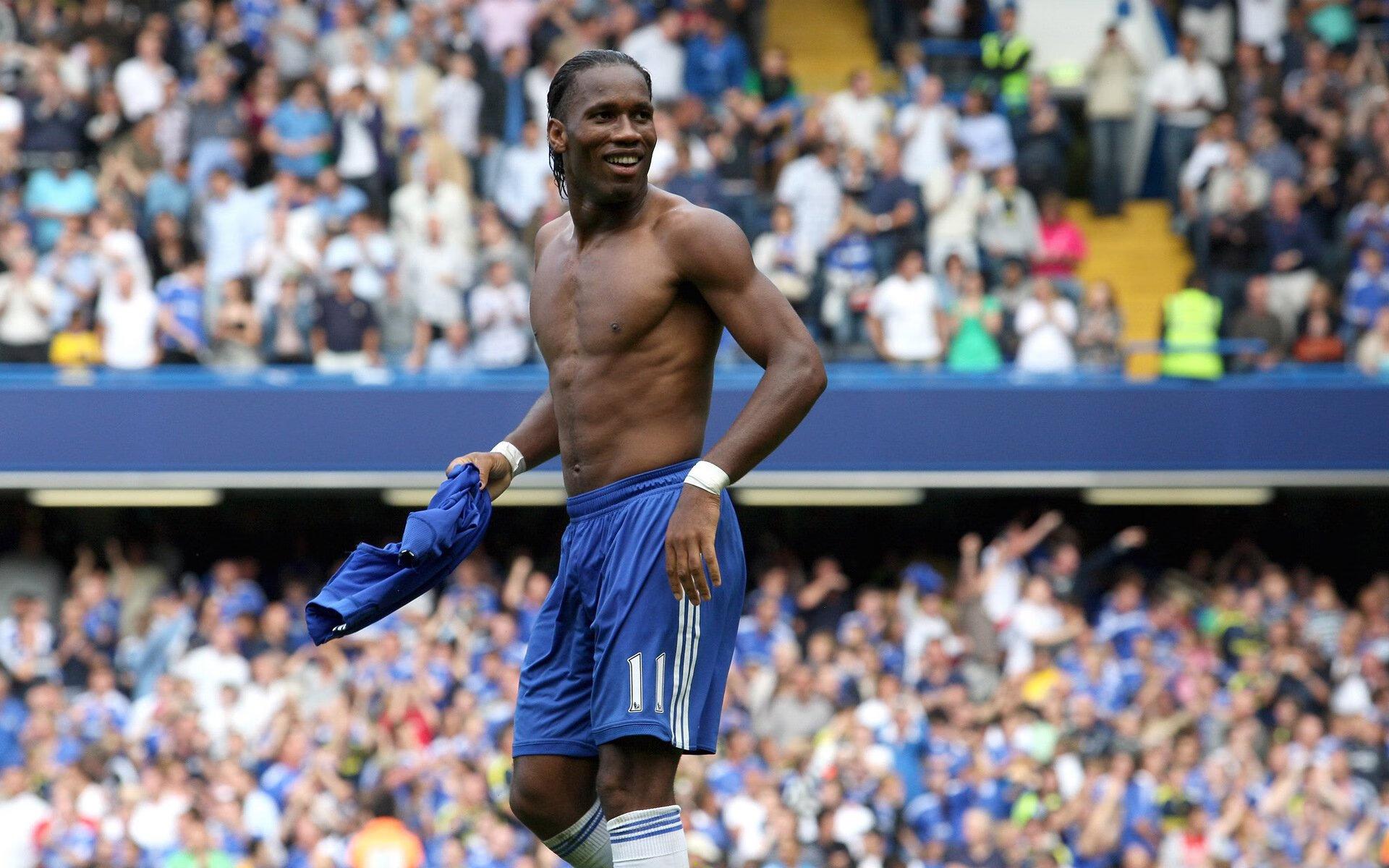 英超争冠白热化，曼城、阿森纳、利物浦三强鼎立，赛季末悬念迭起